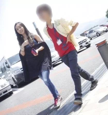 假笑機器佳子公主：被迫拋棄愛好迎合國民，整日活在母親的管控中