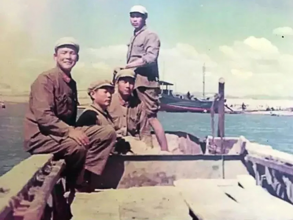 饑荒年代的土豆“大會餐”丨老照片裡的“兩彈一星”故事