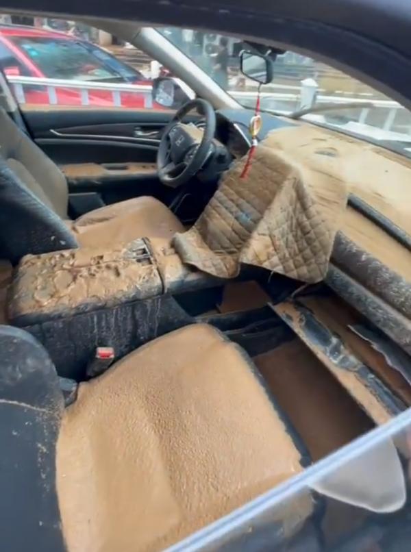 泡水車還分幾種?這樣的二手車還能不能買? 泡水車還分幾種?這樣的二手車還能不能買?