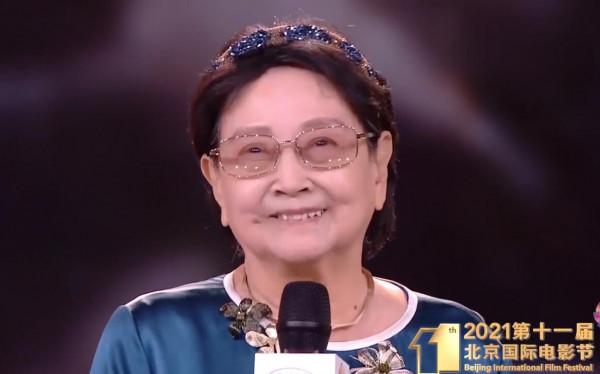 22位老藝術家近照,平均年齡近90,真正的年輕,不在臉上,在心裡 22位老藝術家近照,平均年齡近90,真正的年輕,不在臉上,在心裡