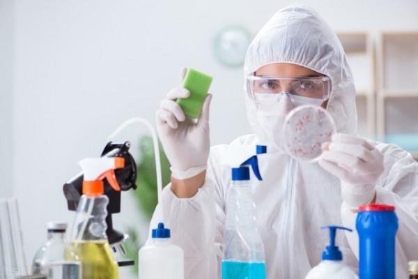 衝馬桶時飛出10萬細菌,衛生間變黃變臭,自己能解決!不花冤枉錢 衝馬桶時飛出10萬細菌,衛生間變黃變臭,自己能解決!不花冤枉錢