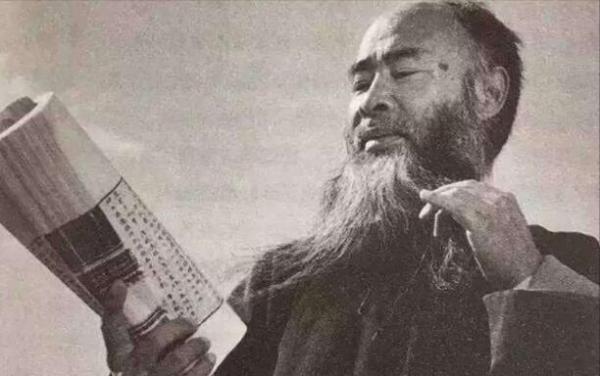 張大千賣假畫，被富商女兒識破，張大千反而“撩”到她