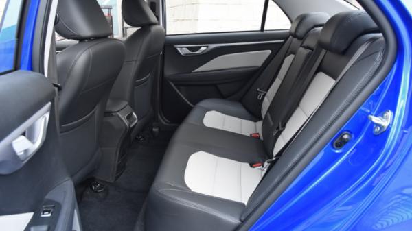 落地8萬選4AT還是CVT？長安逸動DT對比吉利遠景