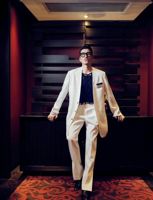 50歲胡兵走秀狀態佳,喜歡孩子卻始終未婚,公開表示遺憾錯過瞿穎 50歲胡兵走秀狀態佳,喜歡孩子卻始終未婚,公開表示遺憾錯過瞿穎