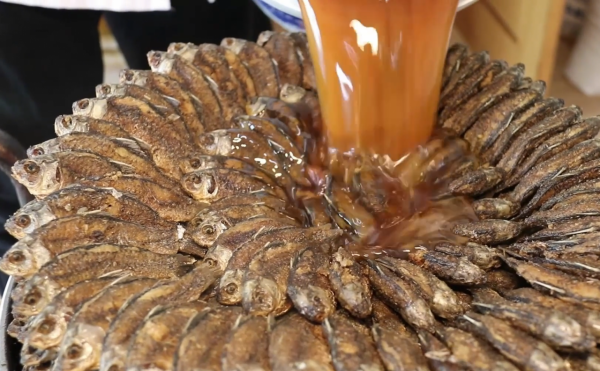 天津大哥做非遺小吃，傳承3代人，一鍋150斤，每天3鍋不夠賣