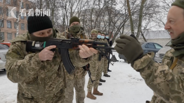 烏克蘭第二大城市民意“分裂”反俄市民自發組織武裝軍訓