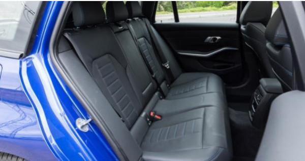 寶馬又來一&OpenCurlyDoubleQuote;硬貨&rdquo;，全新3系旅行，6缸配科技座艙，後排放倒成床