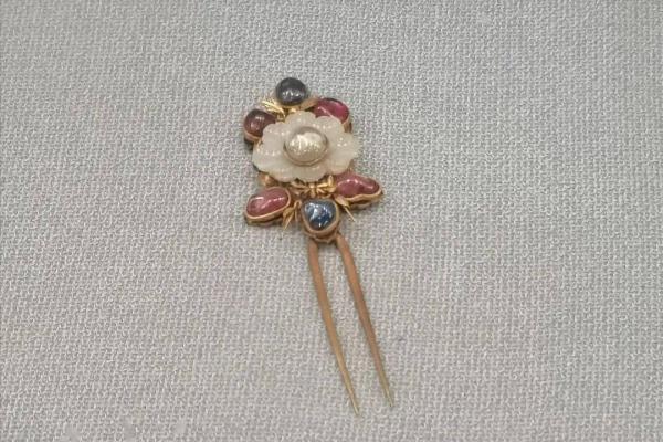 湖南張家界曾發現隱秘暗洞,內藏闖王李自成的寶藏,價值約7000萬 湖南張家界曾發現隱秘暗洞,內藏闖王李自成的寶藏,價值約7000萬