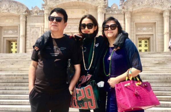 有種“不公平”叫關曉丹,妹妹因顏值高成明星,自己卻在賣拉麵 有種“不公平”叫關曉丹,妹妹因顏值高成明星,自己卻在賣拉麵