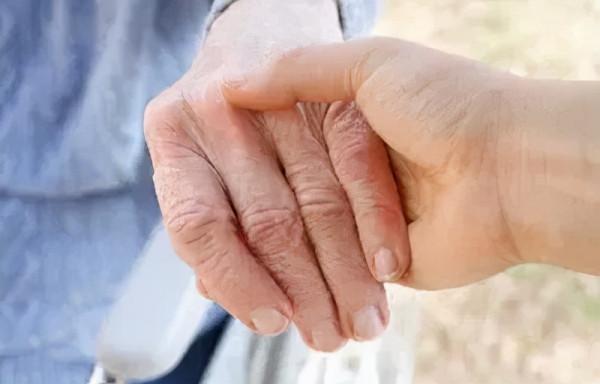 關愛老年健康,別讓類風溼毀了本該安享的晚年生活 關愛老年健康,別讓類風溼毀了本該安享的晚年生活