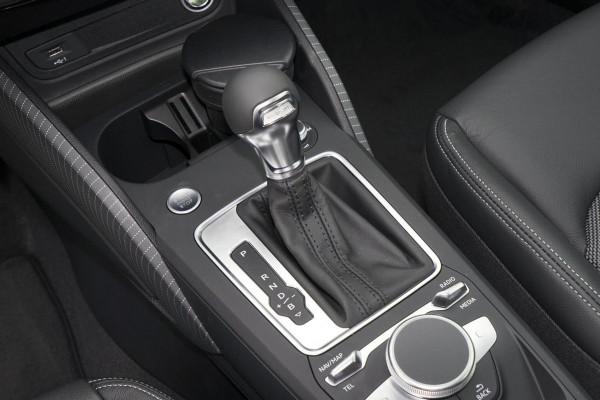 試駕奧迪Q2L e-tron，售價24.38萬，純電續航325km，家用代步合適