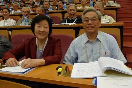 院士伉儷告訴你，科學家的愛情有多燃