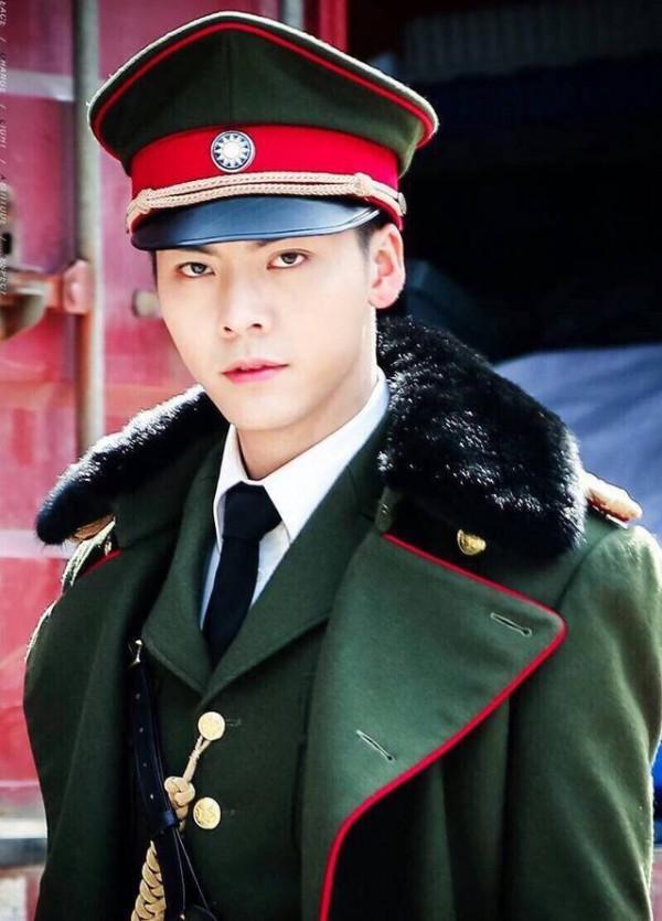 儀態太差別瞎穿軍裝,這6位軍閥氣質太絕,一身正氣撩撥少女心 儀態太差別瞎穿軍裝,這6位軍閥氣質太絕,一身正氣撩撥少女心