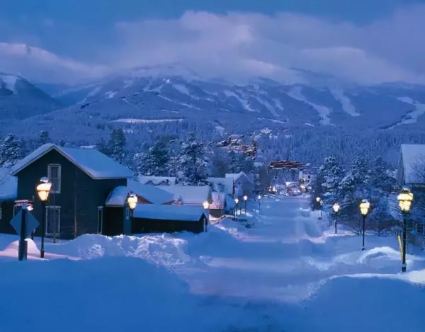 在最美的冰雪裡，遇見最美的小鎮