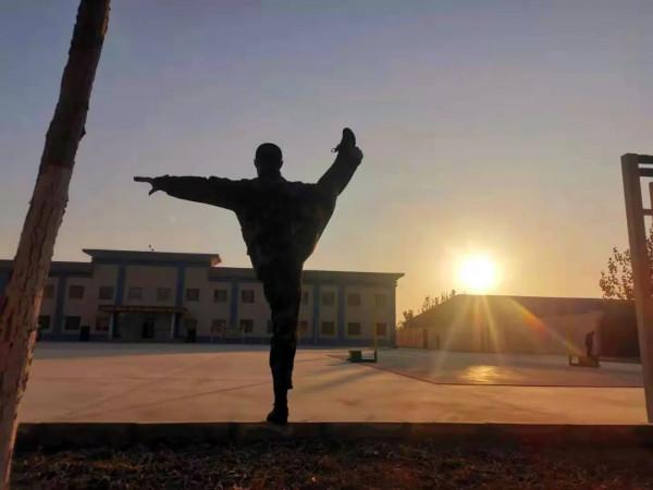 新兵到家了，家人們很“走心”