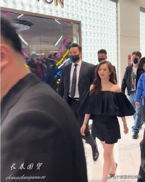 34歲劉詩詩無修生圖曝光，氣場十足顏值驚豔網友