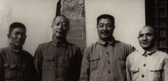 1952年鄧小平致電賀龍,商議任命決定,賀龍詢問:毛主席的意見呢 1952年鄧小平致電賀龍,商議任命決定,賀龍詢問:毛主席的意見呢