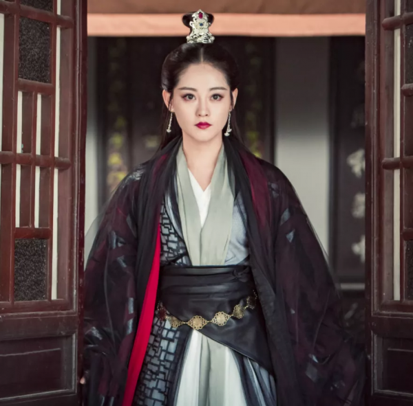 王晶新倚天發預告，全員造型雷翻，周芷若像妖精，林峰臉都P歪了