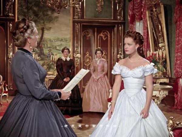 茜茜公主：被皇后事業耽誤的美妝時尚博主，身高173腰圍僅50