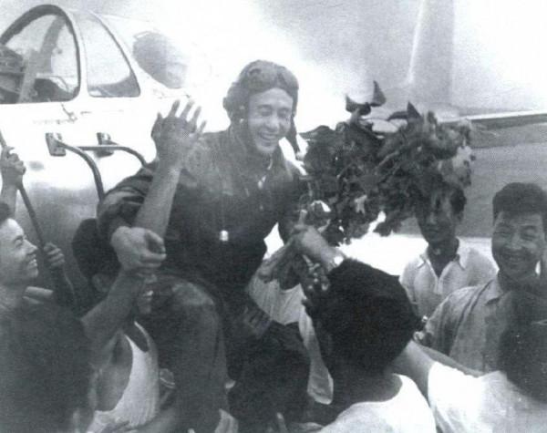 他63歲任空軍司令員,22歲參加抗美援朝,65歲晉升上將,如今90歲 他63歲任空軍司令員,22歲參加抗美援朝,65歲晉升上將,如今90歲