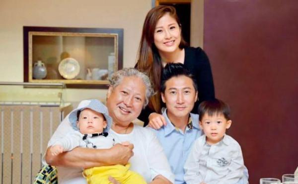 看不上洪金寶兒子,讓徐子淇嫁給李家誠,但洪家才是深藏不漏 看不上洪金寶兒子,讓徐子淇嫁給李家誠,但洪家才是深藏不漏