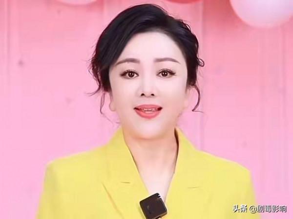 《水滸傳》孫二孃演員曝近況，高顏值身材好，53歲單身憧憬愛情