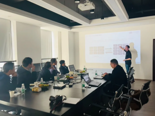 華為公司一行蒞臨文谷科技開展交流合作