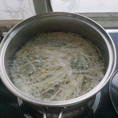 最讓孩子停不下筷子的竟然是0失敗的酸湯肥牛