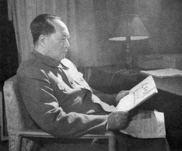 1962年中印戰爭爆發前，毛主席憂心忡忡，張國華的一番話讓他釋懷
