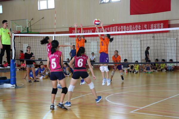 關於氣排球捧球技術