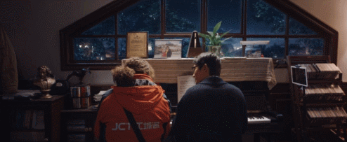 黃渤、賈玲新片揭開神秘面紗，賈玲和朱一龍擦出火花，暖到我了