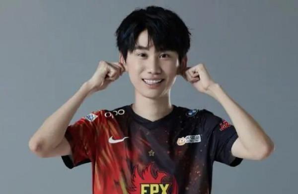 寶博體育:心心念念他的Kanavi,究竟是為何? 寶博體育:心心念念他的Kanavi,究竟是為何?