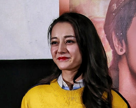 油膩、爆痘、皺紋，14位女星未修生圖曝光，個個顛覆你的想象