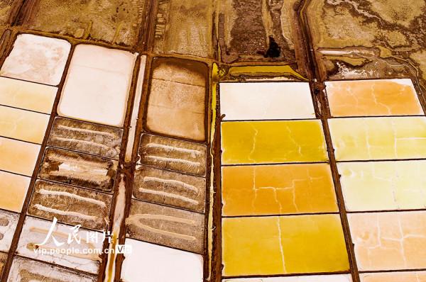 內蒙古鄂爾多斯：古鹽湖扮靚高原