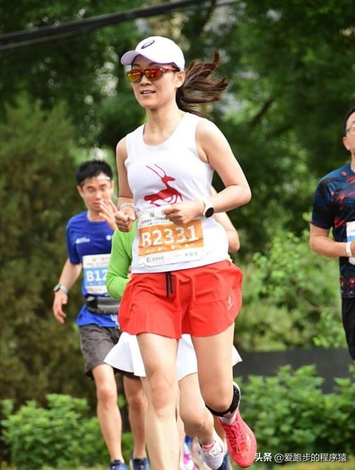 跑步必帶的三樣“小零碎”:看似不起眼,作用卻很大 跑步必帶的三樣“小零碎”:看似不起眼,作用卻很大