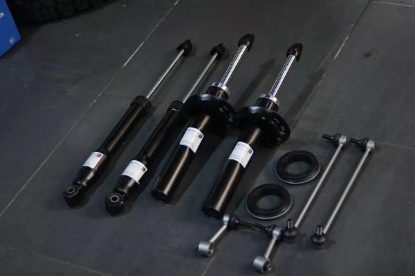 怪獸修車：翻新來自河南的大眾途安，全車異響抖動，積碳堆積如山