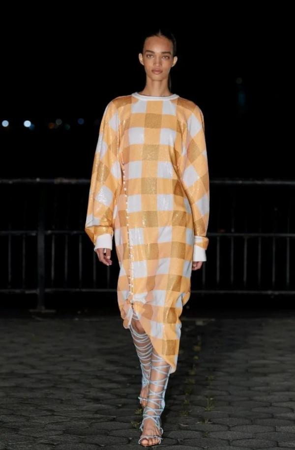 普拉巴.高隆2022春夏高階成衣系列