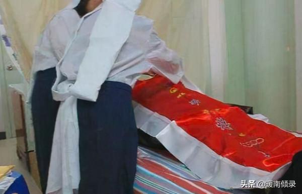 人死後為什麼要穿“壽衣”,這並不是迷信,有一定科學道理 人死後為什麼要穿“壽衣”,這並不是迷信,有一定科學道理