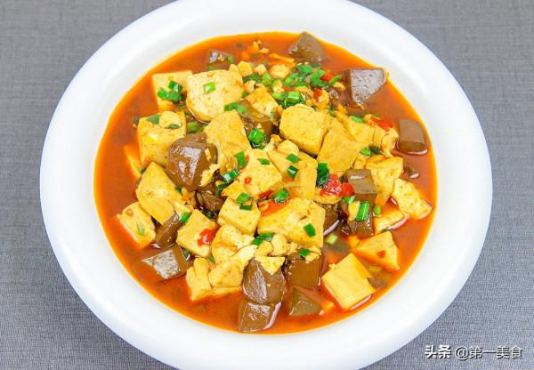 鴨血燒豆腐要不要先焯水，很多人都不知道，廚師長教你正確做法