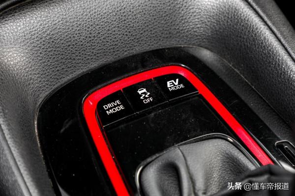 新車&vert;油耗低至4&period;1升&sol;100公里，駕駛感受輕快！試駕2022款雷凌雙擎