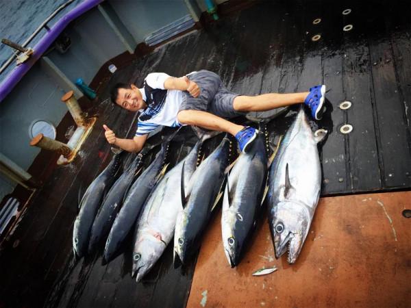 你釣到過最大的魚有多大?20斤?對我來說那叫魚餌 你釣到過最大的魚有多大?20斤?對我來說那叫魚餌