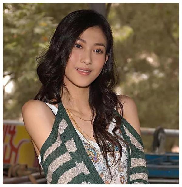 “艾莉”我是認出來了,卻沒發現趙麗穎,當年這部劇真是臥虎藏龍 “艾莉”我是認出來了,卻沒發現趙麗穎,當年這部劇真是臥虎藏龍