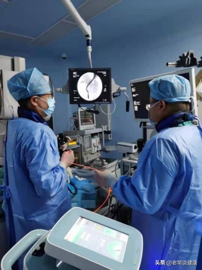 吉大一院王蒙教授成功完成首例內鏡下ERCP聯合光動力治療膽管癌