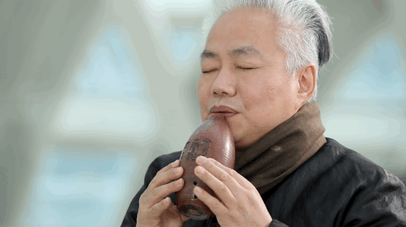 白髮魔老方錦龍一夜爆紅漲粉60萬,他到底是真大師還是作秀的網紅 白髮魔老方錦龍一夜爆紅漲粉60萬,他到底是真大師還是作秀的網紅