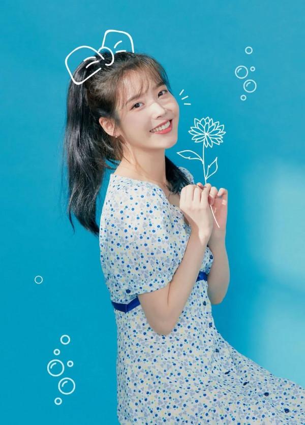 韓星街拍 | 蛀牙警告！IU的街拍怕是比她的歌還要甜