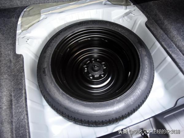 中美雅閣混動對比:國產貴10%全花在面子上了? 中美雅閣混動對比:國產貴10%全花在面子上了?