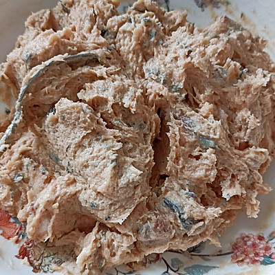 五郞草塘蝨魚釀青椒這樣做也太好吃了，每天下飯都靠它