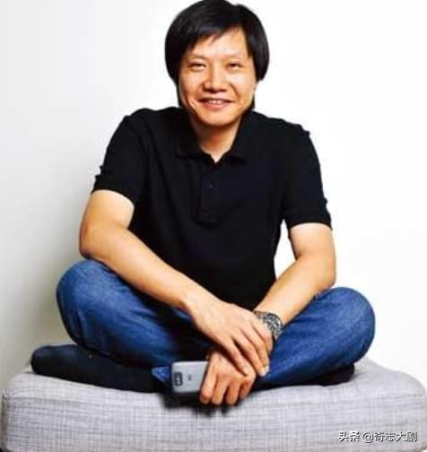 雷軍的傳奇人生，曾投資百萬卻輸得血本無歸，如今小米誰人不知