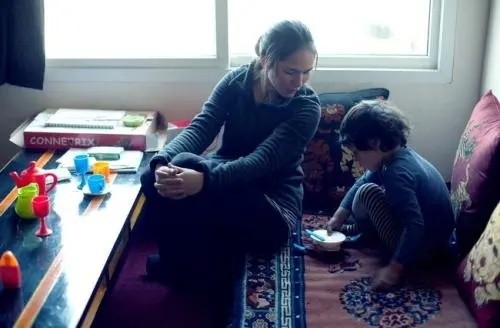 美國白富美紮根藏區17年，把不起眼犛牛毛變成奢侈品，賣出上萬元