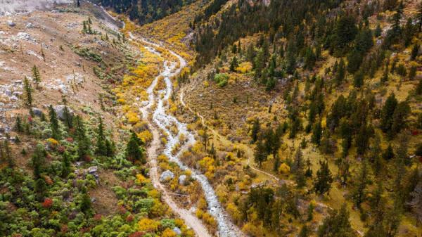 川西海拔最高最大最藍的海子——亞莫措根